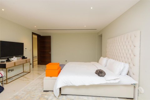 Villa en Emirates Hills, Dubai, 6 dormitorios, 1462.1 m², № 7074 - foto 24