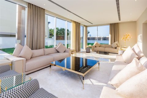 Villa en Emirates Hills, Dubai, 6 dormitorios, 1462.1 m², № 7074 - foto 5