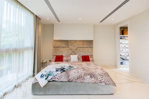Villa en Emirates Hills, Dubai, 6 dormitorios, 1462.1 m², № 7074 - foto 21