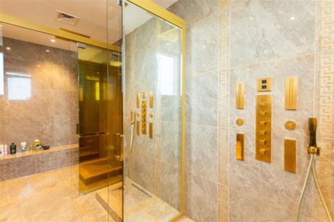 Villa en Emirates Hills, Dubai, 6 dormitorios, 1462.1 m², № 7074 - foto 20