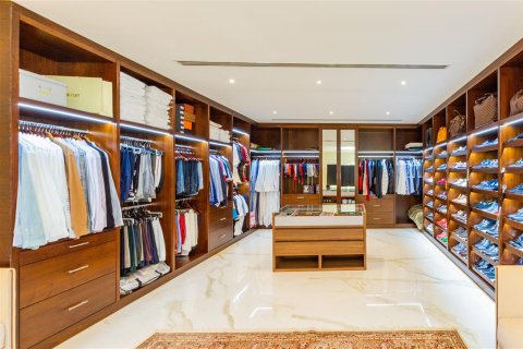 Villa en Emirates Hills, Dubai, 6 dormitorios, 1462.1 m², № 7074 - foto 18
