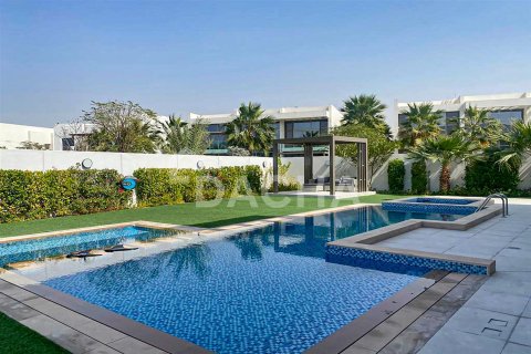 Villa en Dubai, 6 dormitorios, 938.3 m², № 7072 - foto 10