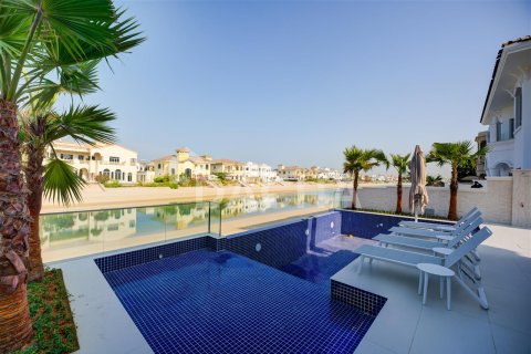 Villa en Palm Jumeirah, Dubai, 5 dormitorios, 538.8 m², № 7070 - foto 27
