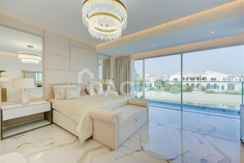 Villa en Palm Jumeirah, Dubai, 5 dormitorios, 538.8 m², № 7070 - foto 13