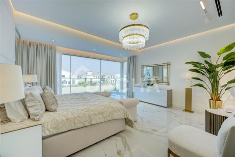 Villa en Palm Jumeirah, Dubai, 5 dormitorios, 538.8 m², № 7070 - foto 12