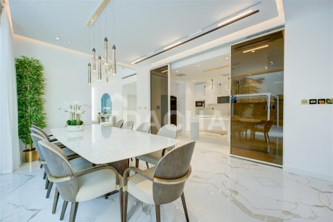 Villa en Palm Jumeirah, Dubai, 5 dormitorios, 538.8 m², № 7070 - foto 3