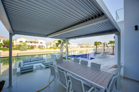 Villa en Palm Jumeirah, Dubai, 5 dormitorios, 538.8 m², № 7070 - foto 26