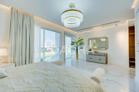 Villa en Palm Jumeirah, Dubai, 5 dormitorios, 538.8 m², № 7070 - foto 10