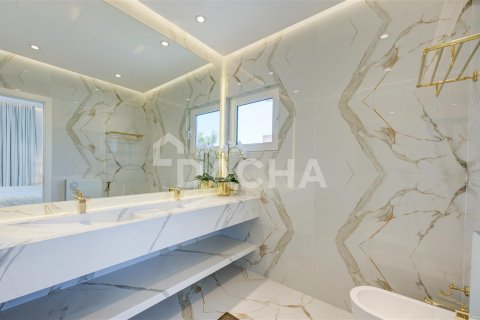 Villa en Palm Jumeirah, Dubai, 5 dormitorios, 538.8 m², № 7070 - foto 11