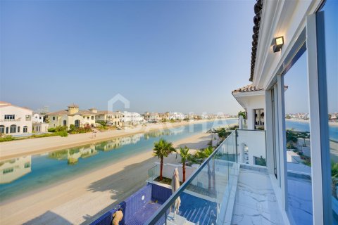 Villa en Palm Jumeirah, Dubai, 5 dormitorios, 538.8 m², № 7070 - foto 19