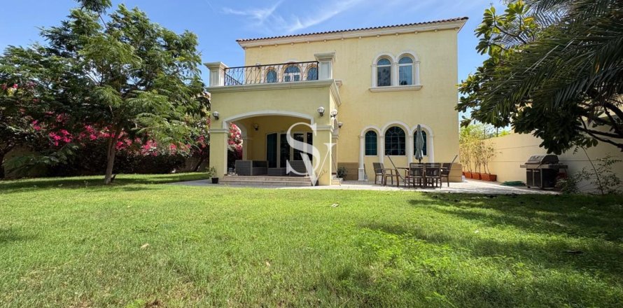 Villa in Legacy, Jumeirah Park, Dubai 3 bedrooms, 861 sq.m. № 109038