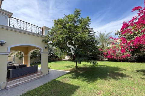 Villa in Legacy, Jumeirah Park, Dubai 3 bedrooms, 861 sq.m. № 109038 - photo 8