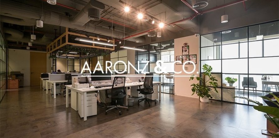 Office in Dubai Marina, Dubai 367 sq.m. № 94563