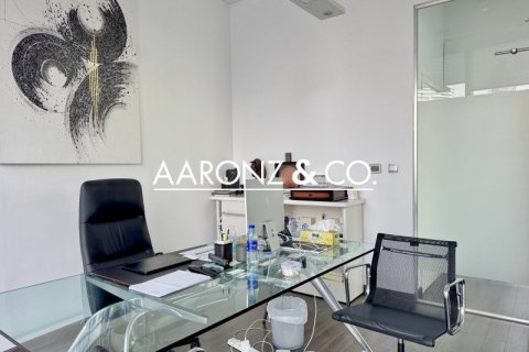 Office in Downtown Dubai (Downtown Burj Dubai), Dubai 230 sq.m. № 94561 - photo 14