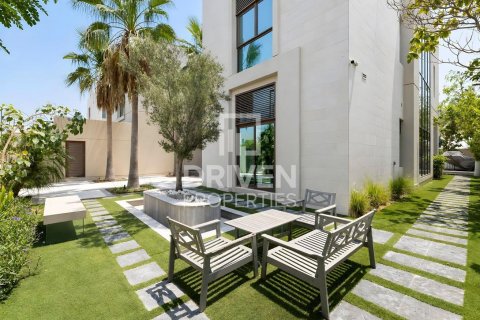 Villa in Meydan, Dubai 5 bedrooms, 933.95 sq.m. № 135815 - photo 2