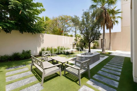 Villa in Meydan, Dubai 5 bedrooms, 933.95 sq.m. № 135815 - photo 4