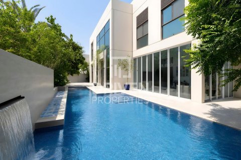 Villa in Meydan, Dubai 5 bedrooms, 933.95 sq.m. № 135815