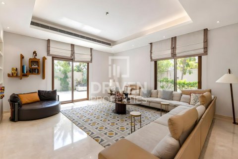 Villa in Meydan, Dubai 5 bedrooms, 933.95 sq.m. № 135815 - photo 11