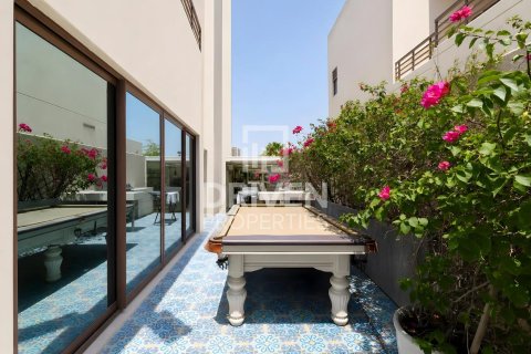 Villa in Meydan, Dubai 5 bedrooms, 933.95 sq.m. № 135815 - photo 5