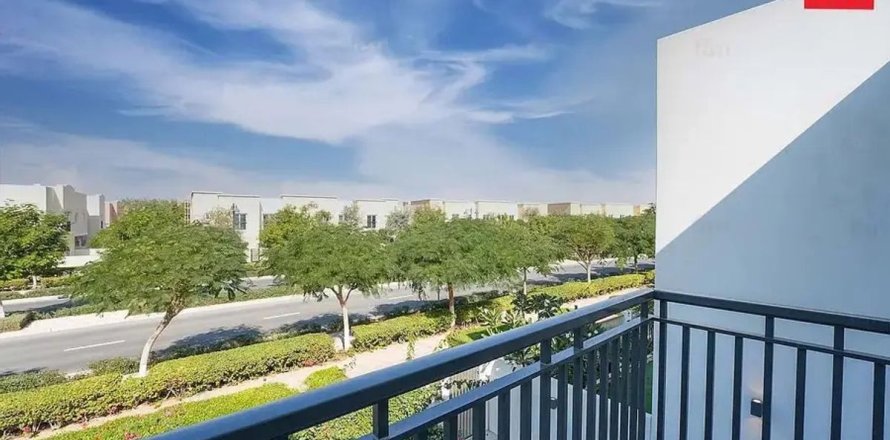 Townhouse in Dubai 3 bedrooms, 161 sq.m. № 110087