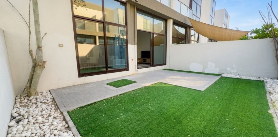Villa in Dubai 4 bedrooms, 187.2 sq.m. № 110082