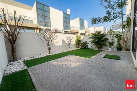 Villa in Dubai 4 bedrooms, 187.2 sq.m. № 110082 - photo 18