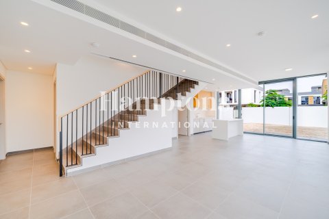 Villa in Arabian Ranches 3, Dubai 4 bedrooms, 389.48932429 sq.m. № 72427 - photo 3