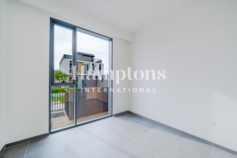 Villa in Arabian Ranches 3, Dubai 4 bedrooms, 389.48932429 sq.m. № 72427 - photo 2