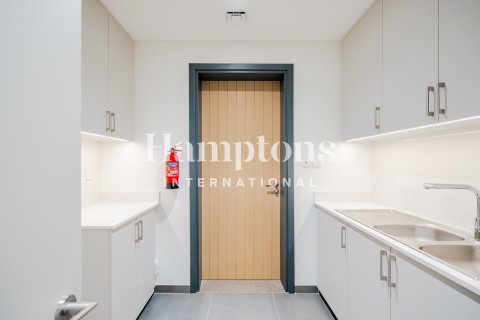 Villa in Arabian Ranches 3, Dubai 4 bedrooms, 389.48932429 sq.m. № 72427 - photo 11