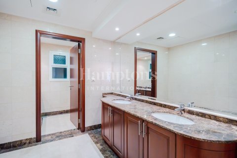 Apartment in Jumeirah Lake Towers, Dubai 5 bedrooms, 706.60999867 sq.m. № 72431 - photo 11