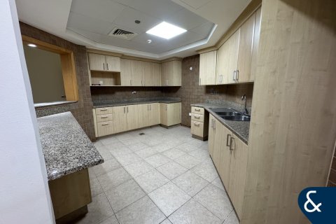 Apartamento en Shoreline Apartments, Palm Jumeirah, Dubai, 3 dormitorios, 204 m², № 91399 - foto 4