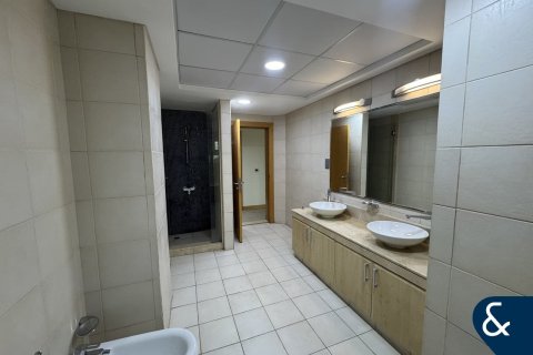 Apartamento en Shoreline Apartments, Palm Jumeirah, Dubai, 3 dormitorios, 204 m², № 91399 - foto 10