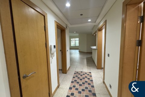 Apartamento en Shoreline Apartments, Palm Jumeirah, Dubai, 3 dormitorios, 204 m², № 91399 - foto 3