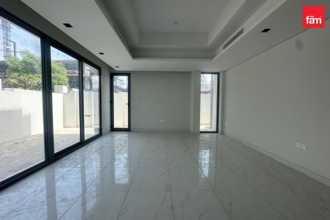 Adosado en Jebel Ali, Dubai, 4 dormitorios, 304.1 m², № 141341