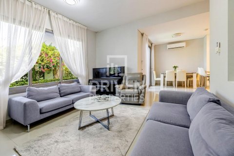 Villa en Zahra Townhouses, Town Square, Dubai, 3 dormitorios, 209 m², № 18876 - foto 1