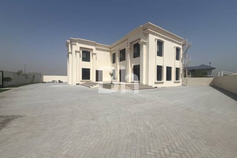 Villa à Nadd Al Sheba, Dubai, 5 chambres, 585 m², № 21861 - photo 1