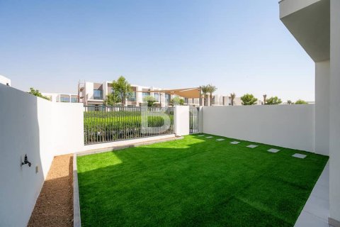 Townhouse in Dubai 3 bedrooms, 177 sq.m. № 21879 - photo 18