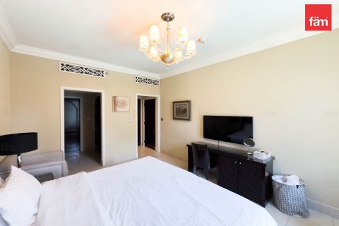 Apartment in Old Town, Dubai 2 bedrooms, 143.8 sq.m. № 59841 - photo 19