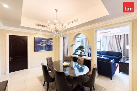 Apartment in Old Town, Dubai 2 bedrooms, 143.8 sq.m. № 59841 - photo 7