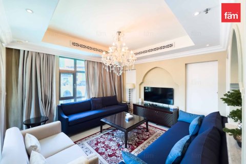 Apartment in Old Town, Dubai 2 bedrooms, 143.8 sq.m. № 59841 - photo 3