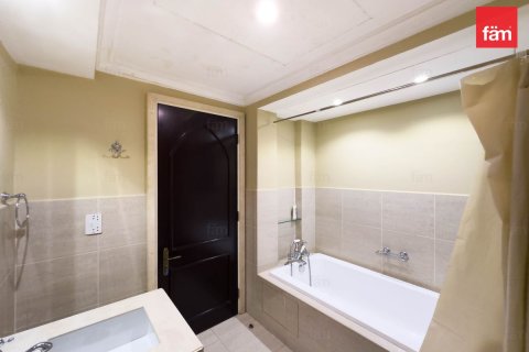 Apartment in Old Town, Dubai 2 bedrooms, 143.8 sq.m. № 59841 - photo 21