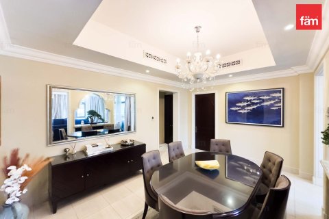 Apartment in Old Town, Dubai 2 bedrooms, 143.8 sq.m. № 59841 - photo 6