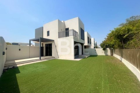 Villa in Dubai Hills Estate, Dubai 4 bedrooms, 356 sq.m. № 57096 - photo 1
