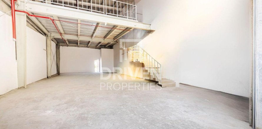 Warehouse in Dubai 3382.41 sq.m. № 130103