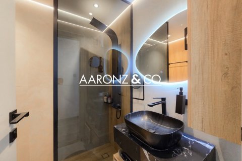 Apartment in Jumeirah Lake Towers, Dubai 2 bedrooms, 112 sq.m. № 101176 - photo 4