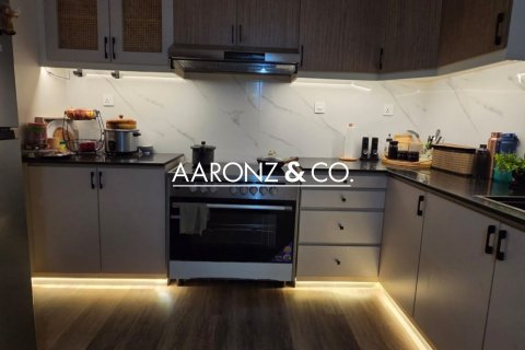 Apartment in Jumeirah Lake Towers, Dubai 2 bedrooms, 112 sq.m. № 101176 - photo 18