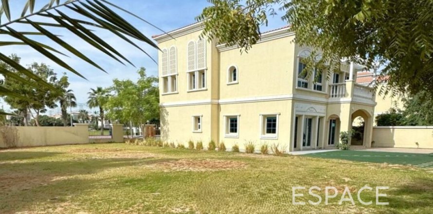 Вилла в Jumeirah Village Triangle, Дубай, 2 спальни, 278м², № 61972