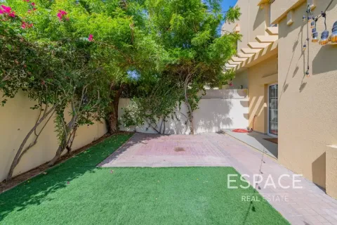 Villa en The Lakes, Dubai, 3 dormitorios, 235 m², № 61973 - foto 3