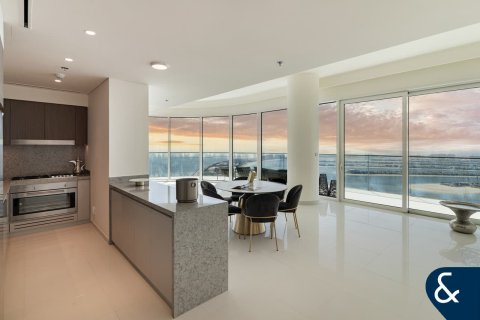 Appartement à EMAAR Beachfront, Dubai Harbour, Dubai, 3 chambres, 209 m², № 75783 - photo 1