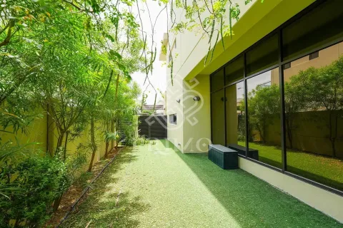 Townhouse in Dubai 3 bedrooms, 253 sq.m. № 109932 - photo 3